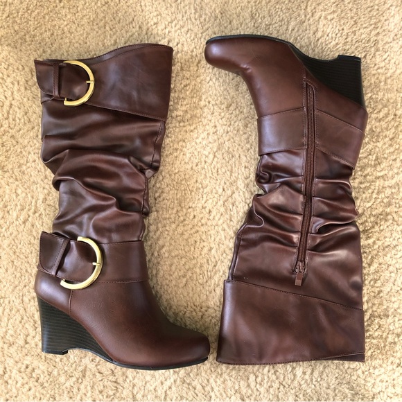 JOURNEE COLLECTION Buckle Detail Wedge Boots 7.5M - Picture 1 of 13